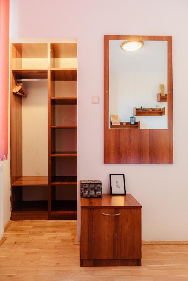 Romanian Athenaeum 1Br Apartment With Amazing View บูคาเรสต์ ภายนอก รูปภาพ